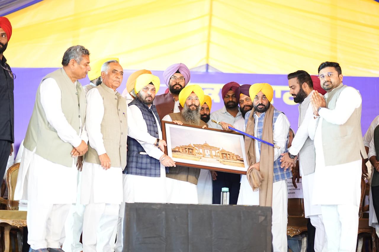 हम सरकारी स्कूलों के शिक्षकों को ट्रेनिंग के लिए विदेश भेज रहे हैं ताकि हमारे बच्चों को पढ़ाई के लिए विदेश न जाना पड़े: मुख्यमंत्री भगवंत सिंह मान