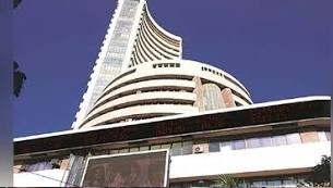 सेंसेक्स 2,000 अंक से ज़्यादा चढ़ा, निफ्टी 50 25,700 के ऊपर बंद हुआ; सभी सेक्टर हरे निशान में