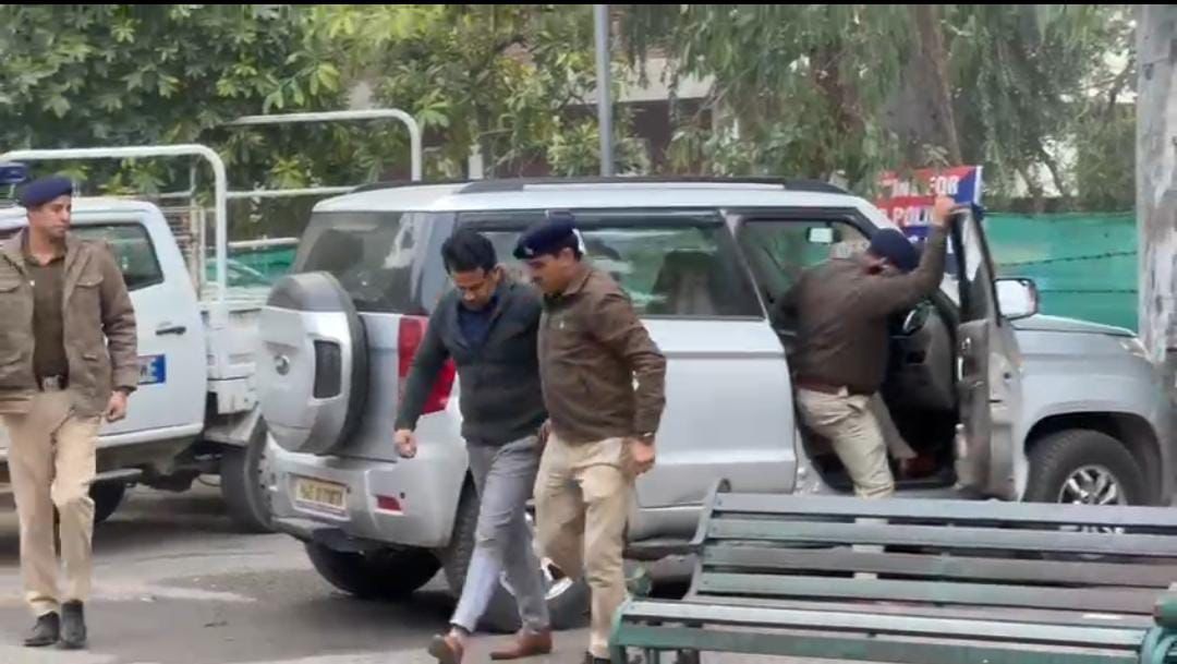 चैतन्य करियर कंसल्टेंट के नाम पर 20 लाख की ठगी, मुख्य आरोपी अभिनव डोगरा गिरफ्तार, तीसरे की तलाश जारी