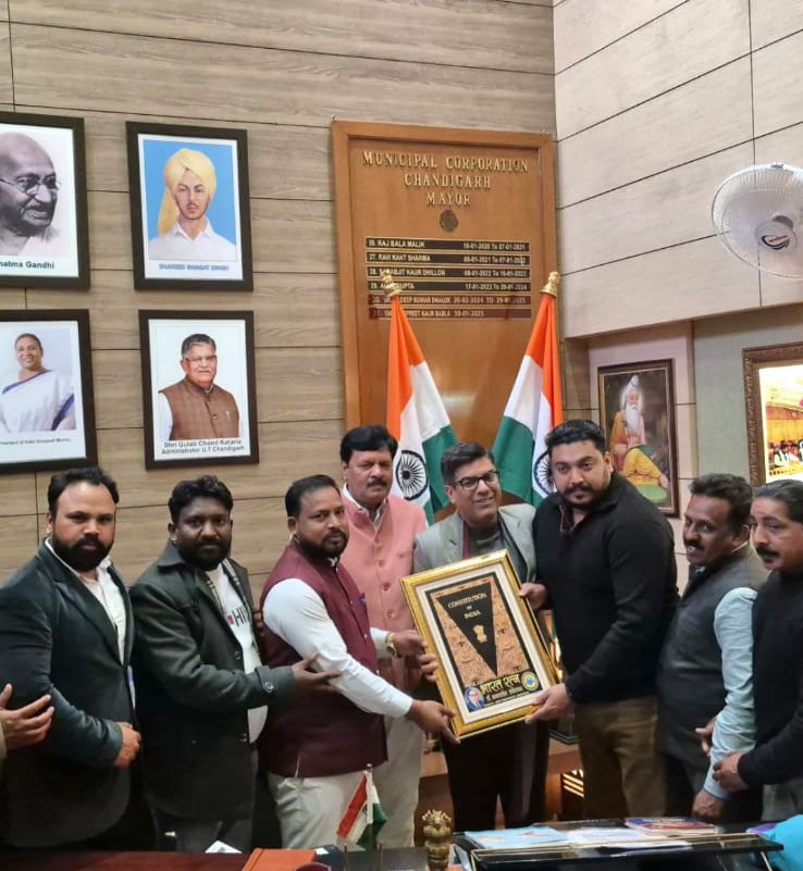 ‘घर-घर संविधान’ अभियान को मिला जनसमर्थन, धर्मवीर राणा के नेतृत्व में डोर-टू-डोर जनजागरण