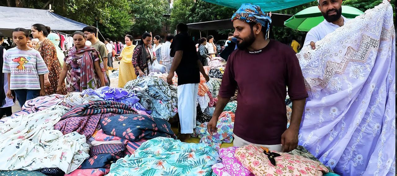 सेक्टर-20 मस्जिद से सटी अवैध कपड़ा मार्केट पर निगम की कार्रवाई सही दिशा में कदम