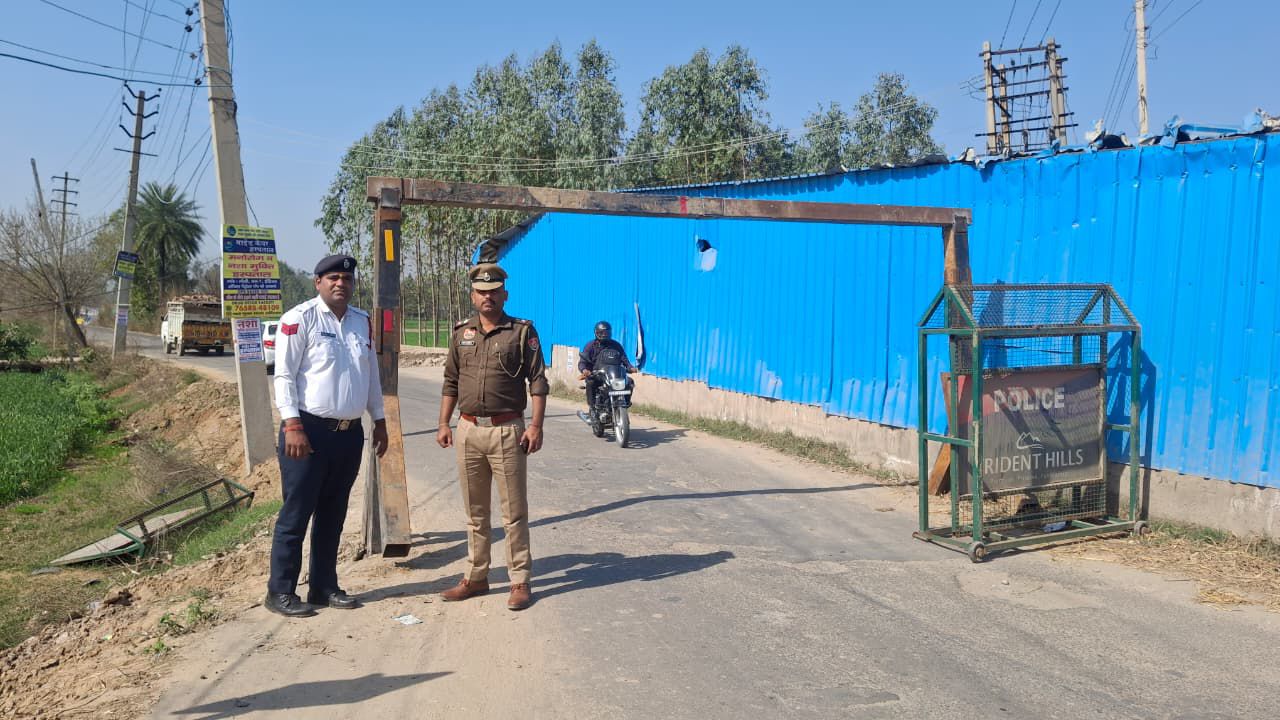 थाना ट्रैफिक सूरजपुर की टीम व ग्रामीणों के सहयोग से रेहोड़ से बरवाला मार्ग पर ओवर हाइट एंगल लगाए गए