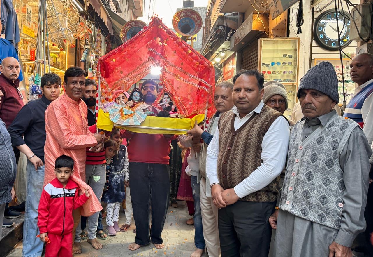 डेराबस्सी के मुख्य बाजार में पहली बार निकली शिव बारात, गूंजे जयकारे