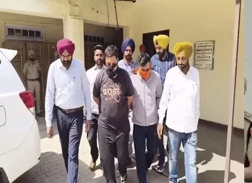 सीमा पार नेटवर्क से जुड़े गिरोह का पर्दाफाश, 2 आरोपी पकड़े, 6.5 किलो हेरोइन-हथियार जब्त, विदेश से मिल रहा था आदेश