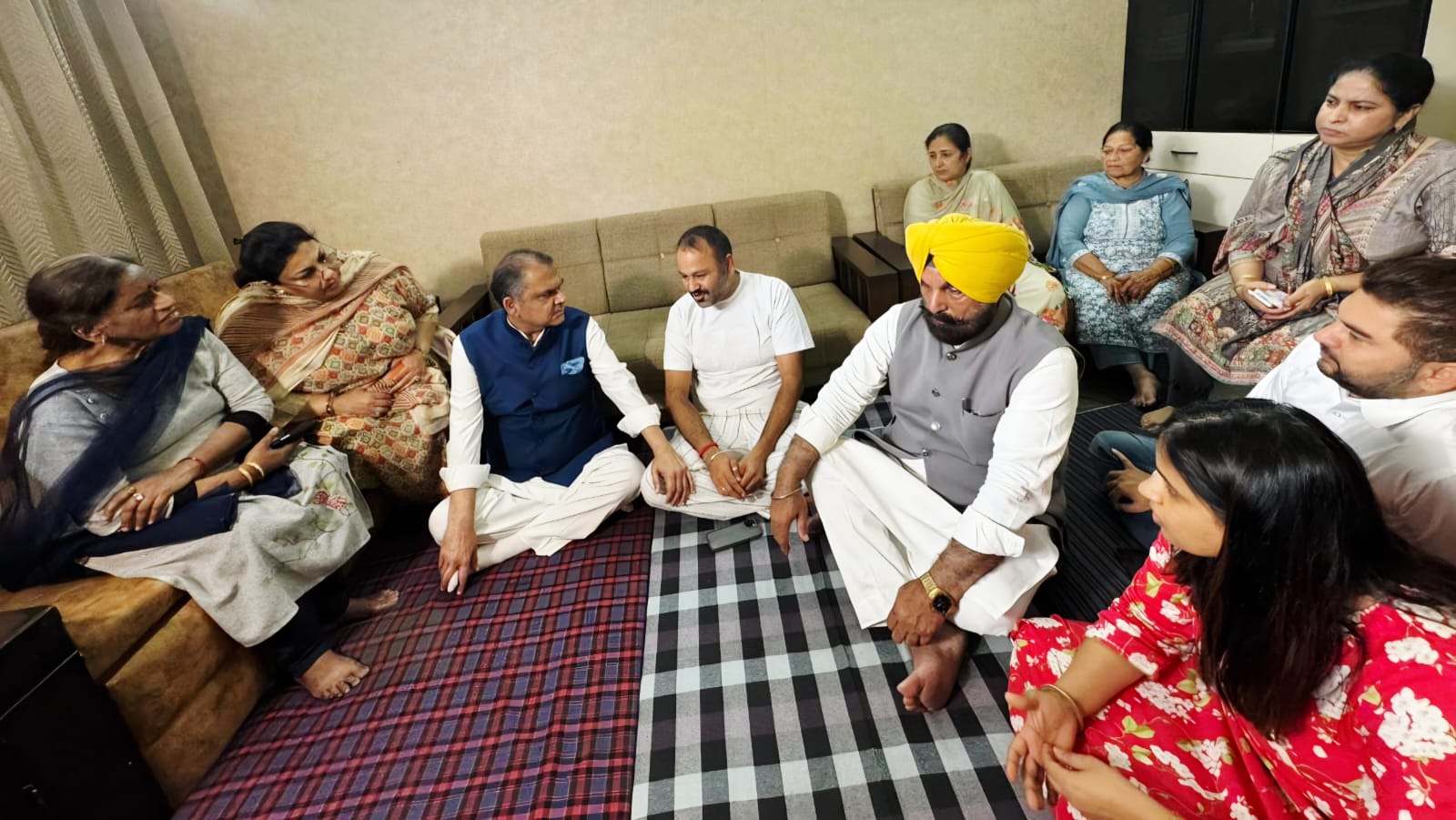 वृंदावन बोट ट्रेजेडी: मंत्री अरोड़ा ने परिवारों को दिया हर संभव मदद का भरोसा