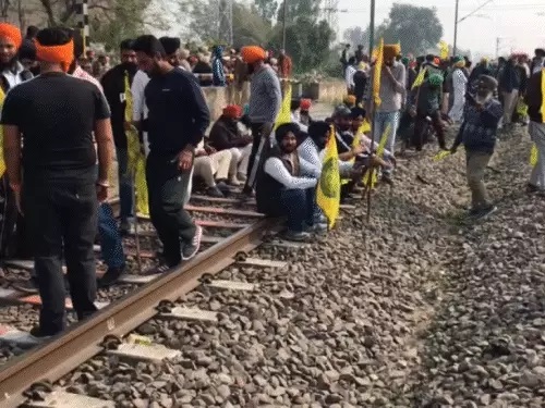 पंजाब में किसानों का रेल रोको आंदोलन टला, किसान नेता पंधेर बोले- 3 दिन का समय दिया
