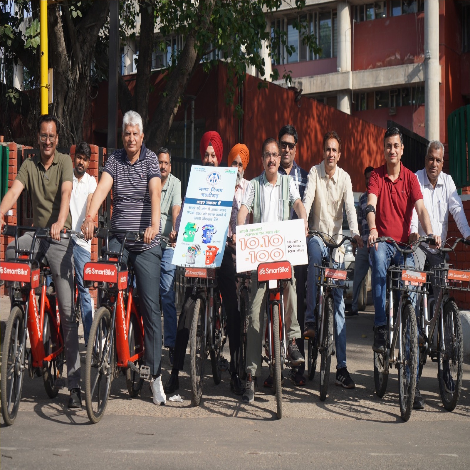 स्वच्छता के संदेश के साथ निकली स्वच्छ साइकिल रैली, चीफ इंजीनियर ने कई सेक्टरों में किया निरीक्षण