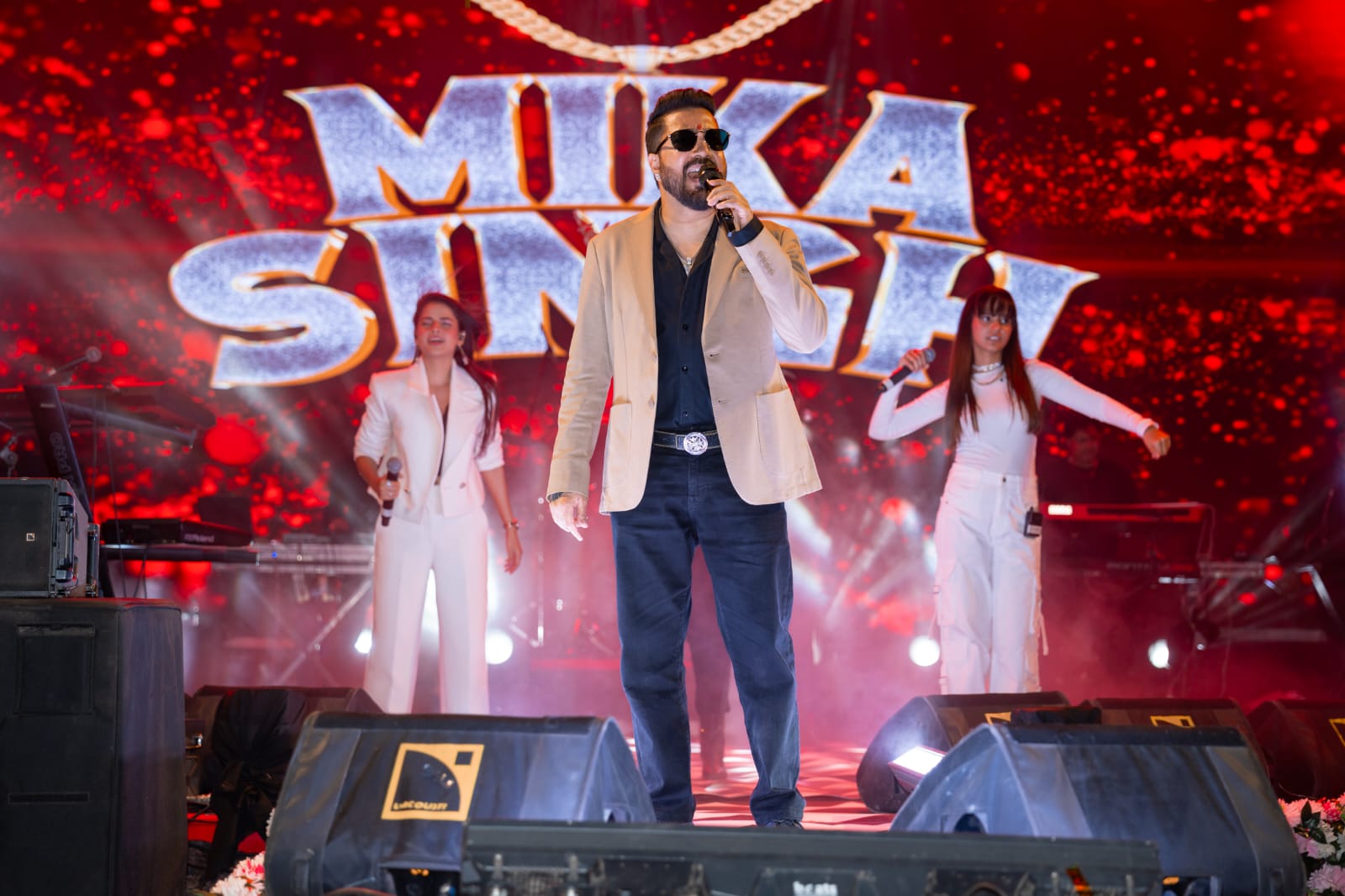 बॉलीवुड के मशहूर गायक मीका सिंह ने वर्ल्ड कॉलेज ऑफ टेक्नोलॉजी एंड मैनेजमेंट  में बिखेरा अपने सुरों का जादू