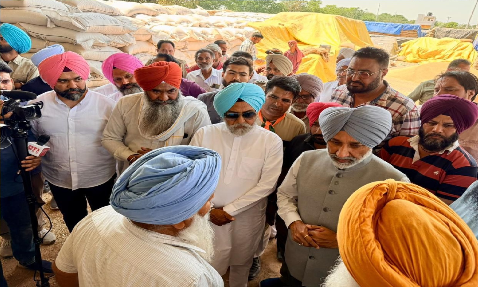 डेराबस्सी मंडियों का दौरा, केंद्र की रियायतों से गेहूं खरीद में आई तेजी: संधू