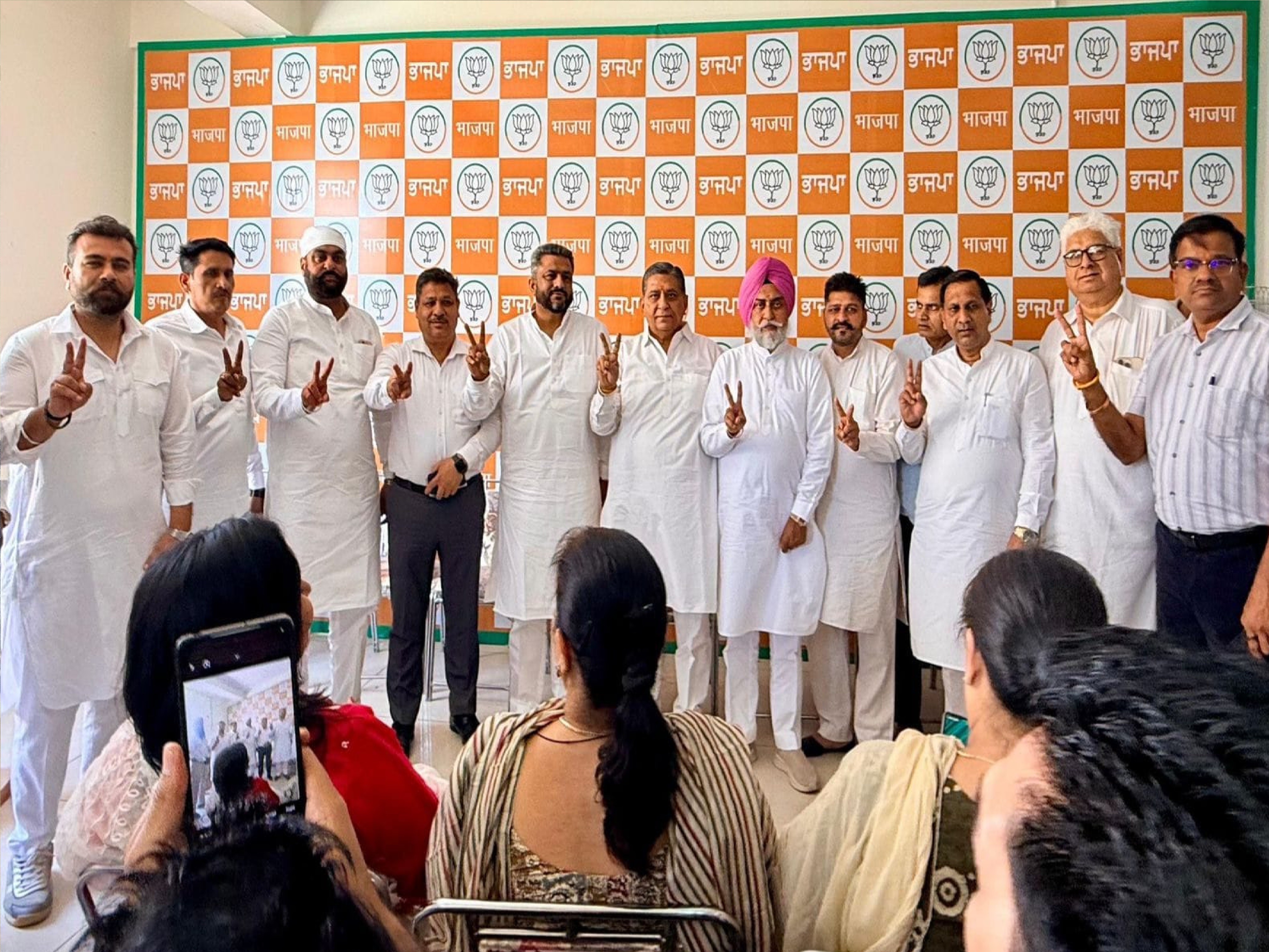 नगर परिषद चुनाव से पहले जीरकपुर में भाजपा की सक्रियता तेज, रणनीतिक कार्यालय का उद्घाटन