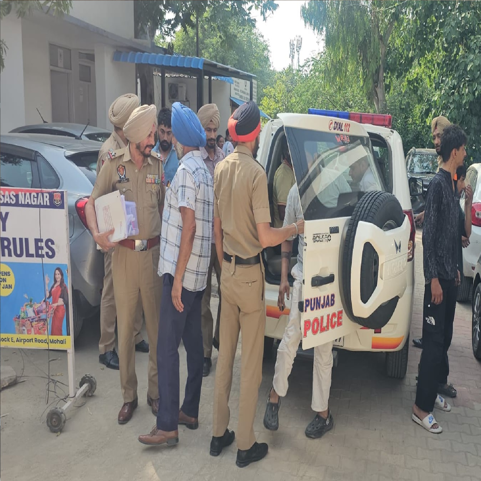 ढकोली पुलिस की कार्रवाई: पांच आरोपी गिरफ्तार, 6 ग्राम हेरोइन बरामद