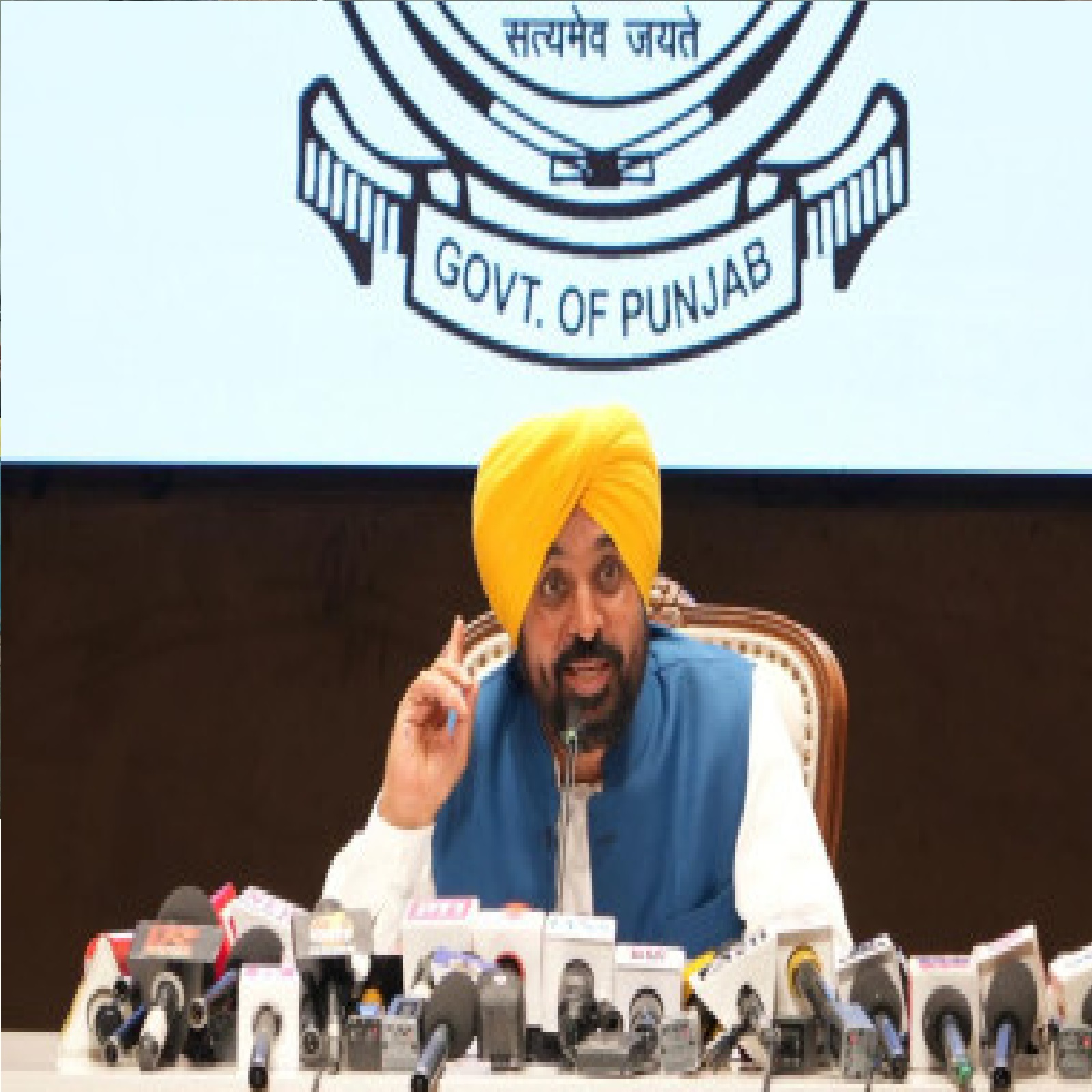 ऑस्ट्रेलिया से डिपोर्ट किए जा रहे पंजाब के 11 लोगों के दिल्ली हवाई अड्डे पर पहुंचने पर पंजाब सरकार के अधिकारी मौके पर मौजूद रहेंगे: भगवंत सिंह मान