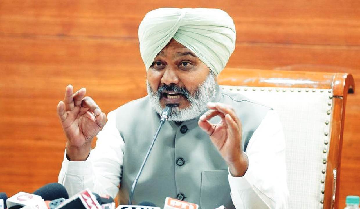 Chandigarh: चंडीगढ़ घटना पर कानूनी जंग तेज, सुप्रीम कोर्ट पहुंचा यूटी प्रशासन