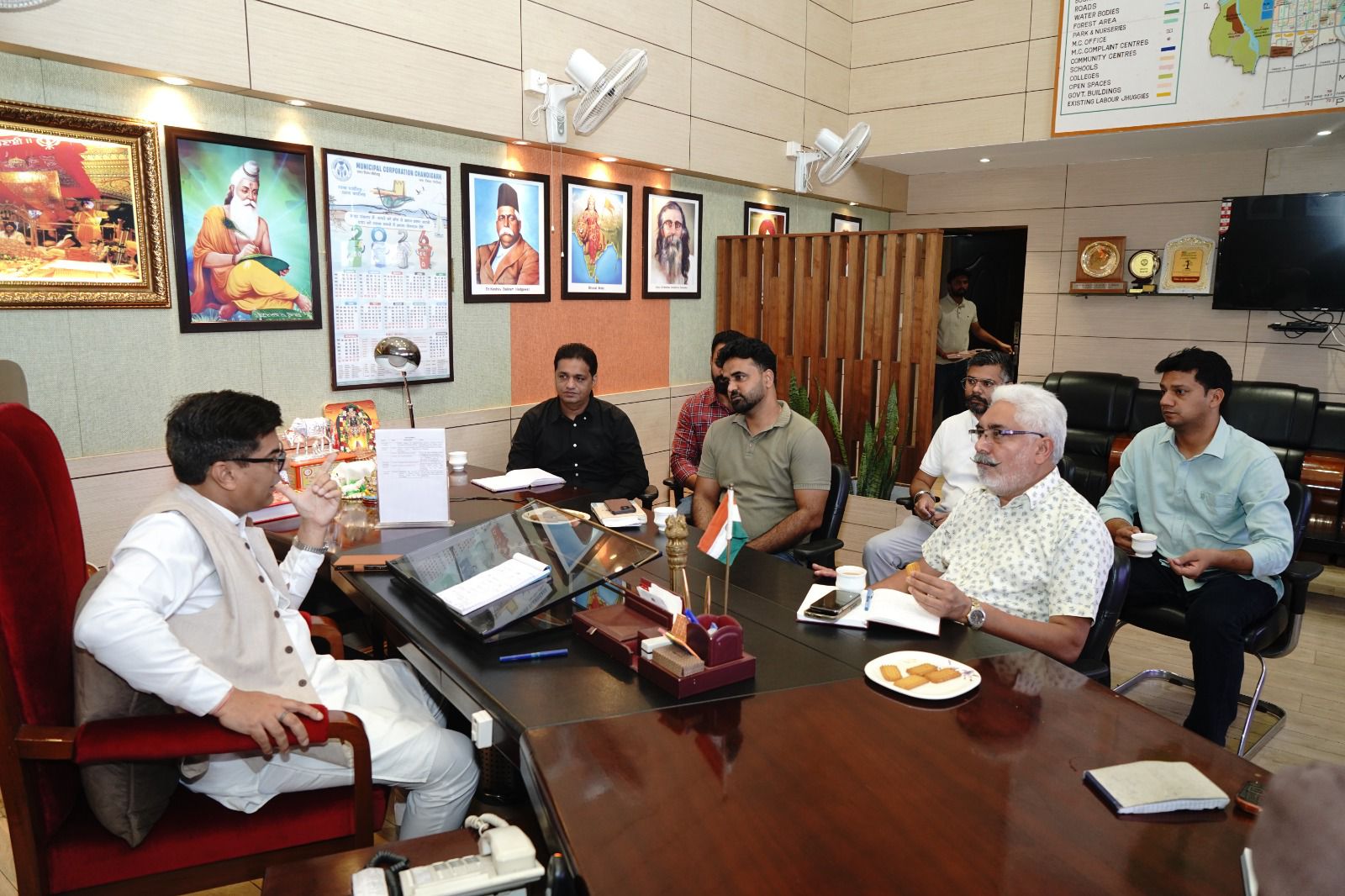 Chandigarh: अवैध स्ट्रीट वेंडिंग पर ‘जीरो टॉलरेंस’, सख्त कार्रवाई के निर्देश