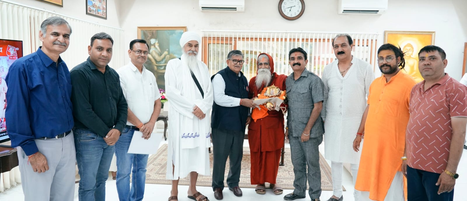 Ludhiana: पंजाब में चारे की कमी पर संगठनों का प्रतिनिधिमंडल राज्यपाल से मिला