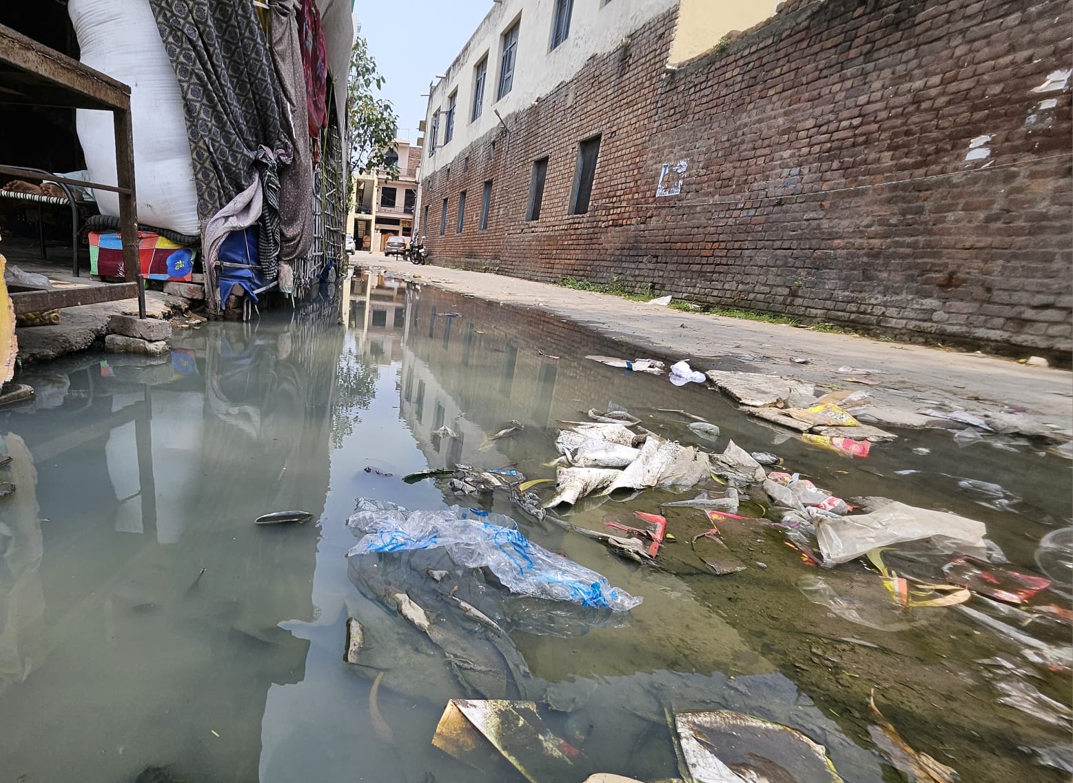 Zirakpur छठे दिन भी जारी रही नगर परिषद कर्मचारियों की हड़ताल