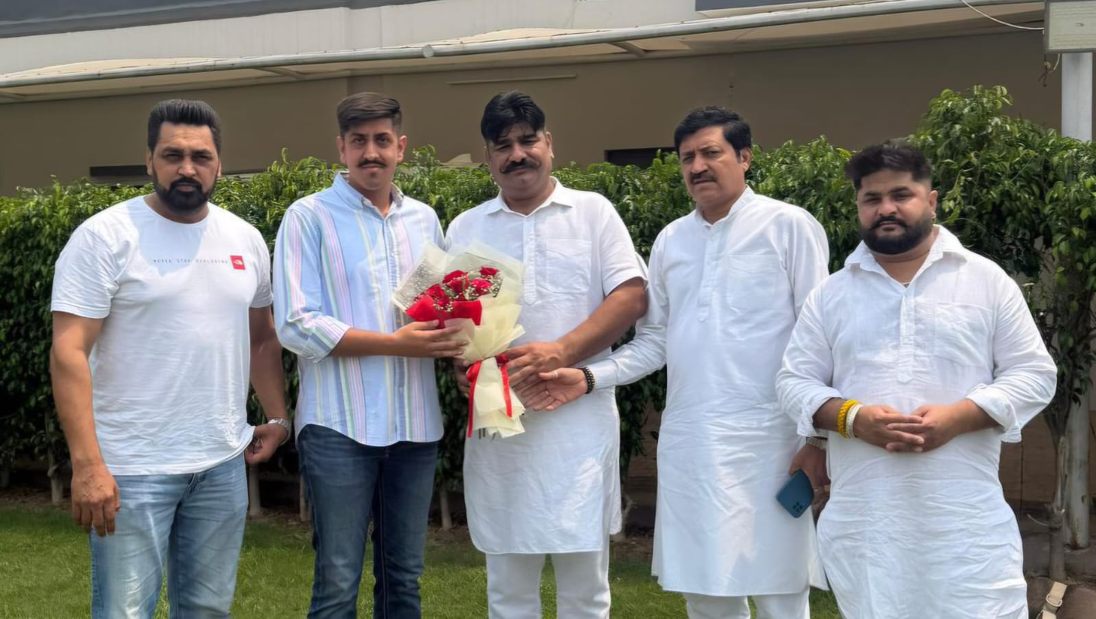Zirakpur: ज़ीरकपुर में कांग्रेस को झटका, कई युवा ‘आप’ में शामिल