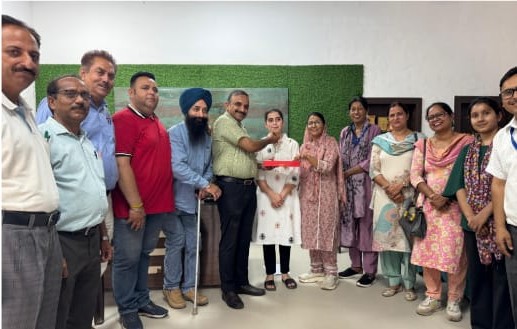 Hoshiarpur: हाजीपुर की धनअर्जिता ने 12वीं मेरिट में राज्य में 13वां स्थान पाया