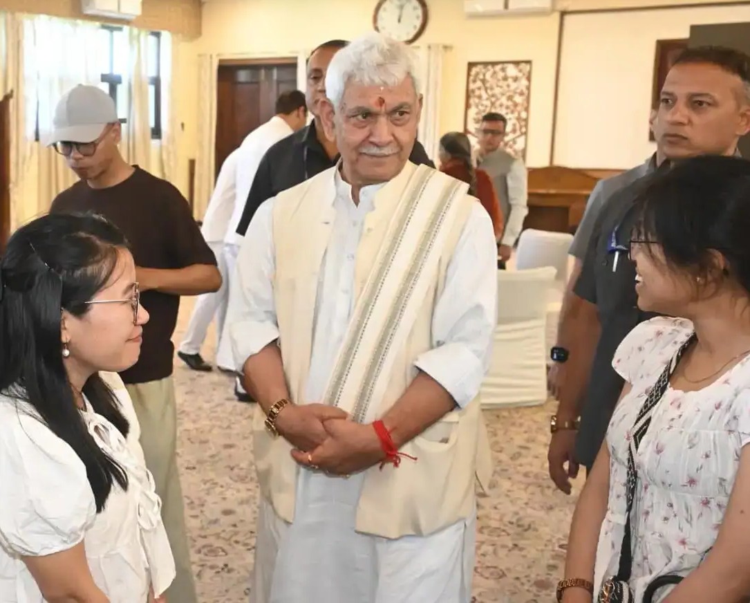 Srinagar: जम्मू-कश्मीर में सिक्किम दिवस की झलक, भाईचारे का संदेश दिया गया