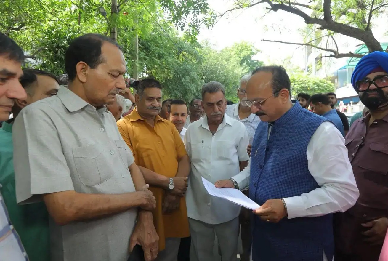 New Delhi: नई दिल्ली में आशीष सूद ने विकास कार्यों का किया आगाज