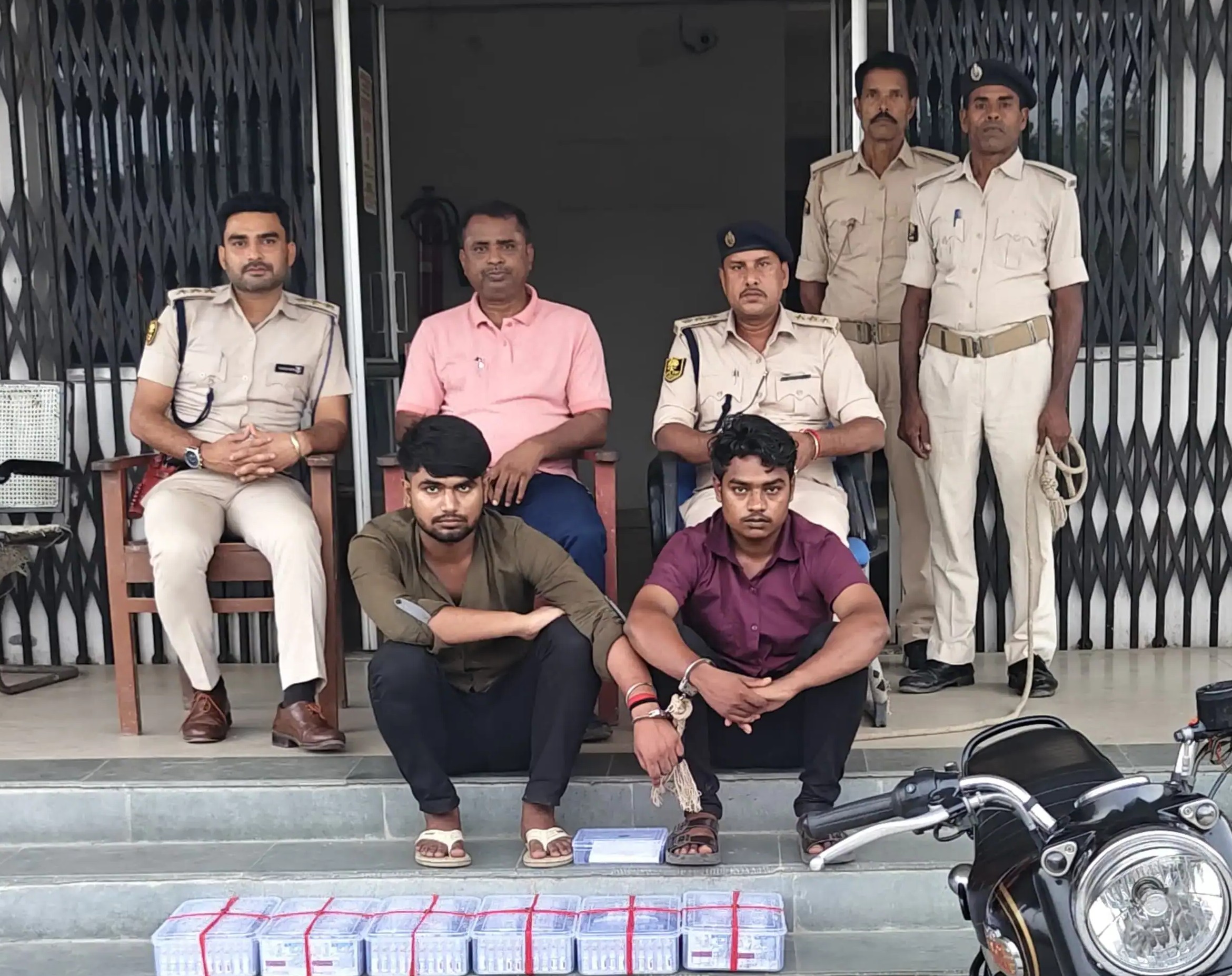 Supaul: प्रतिबंधित इंजेक्शन तस्करी का भंडाफोड़, 1475 पीस इंजेक्शन के साथ दो आरोपी गिरफ्तार