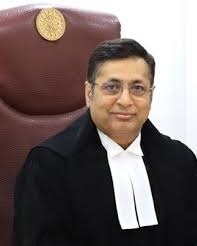 एक्साइज पॉलिसी केस: बेंच में बदलाव के बारे में केजरीवाल और दूसरों को जानकारी दें, हाईकोर्ट ने सीबीआई से कहा