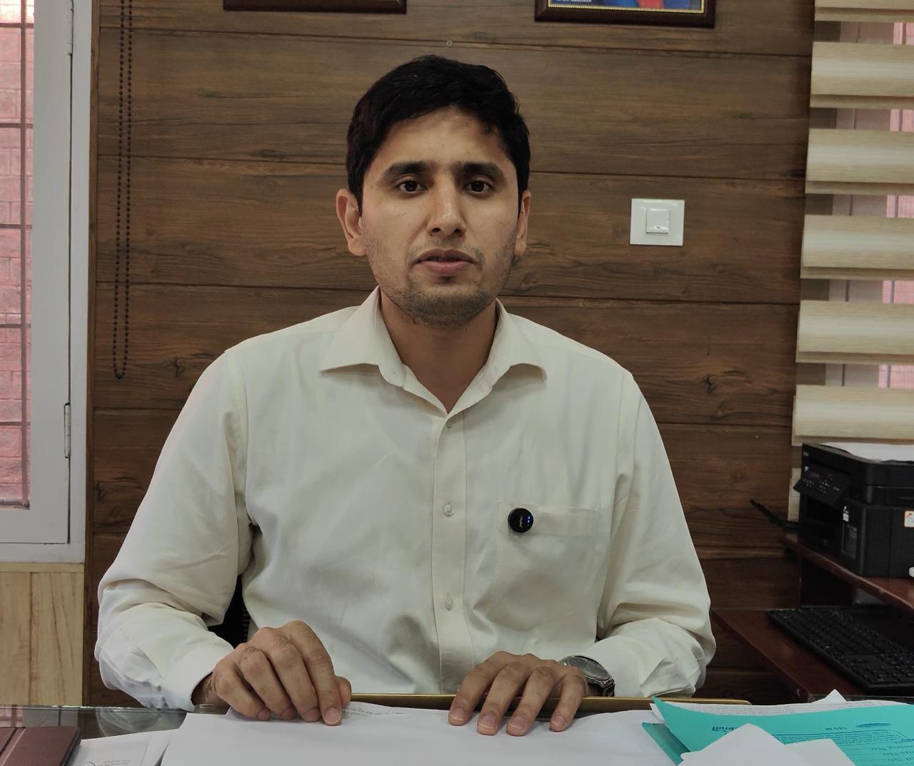 Hoshiarpur: 6 नगर परिषदों के लिए वोट मंगलवार सुबह 8 बजे से शाम 5 बजे तक पड़ेंगे: निकास कुमार
