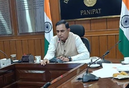 Panipat: पराली नहीं जलेगी, किसानों की आय बढ़ेगी: उपायुक्त डॉ. विरेंदर कुमार दहिया