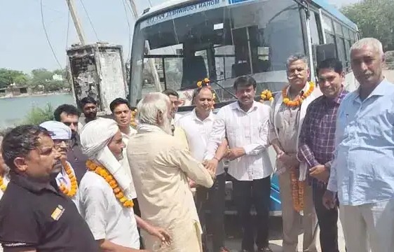 Faridabad: 36 साल बाद गांवों में दौड़ी बस, लोगों को मिली बड़ी राहत