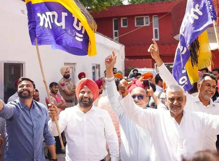 Ludhiana: चुनावी जश्न बना विवाद, अकाली नेता और भतीजे की गिरफ्तारी से सियासत गरमाई