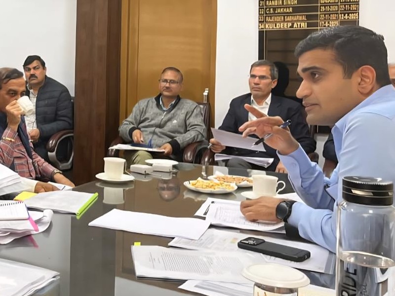 Hisar: हिसार में जागरूकता संदेश, बिजली बचत से जेब पर कम बोझ और पर्यावरण सुरक्षित: विक्रम सिंह