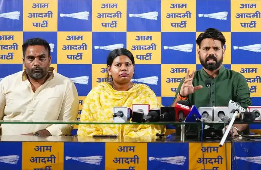 New Delhi: आम आदमी पार्टी का आरोप, साकेत हादसे के 12 दिन बाद भी प्रशासन नाकाम
