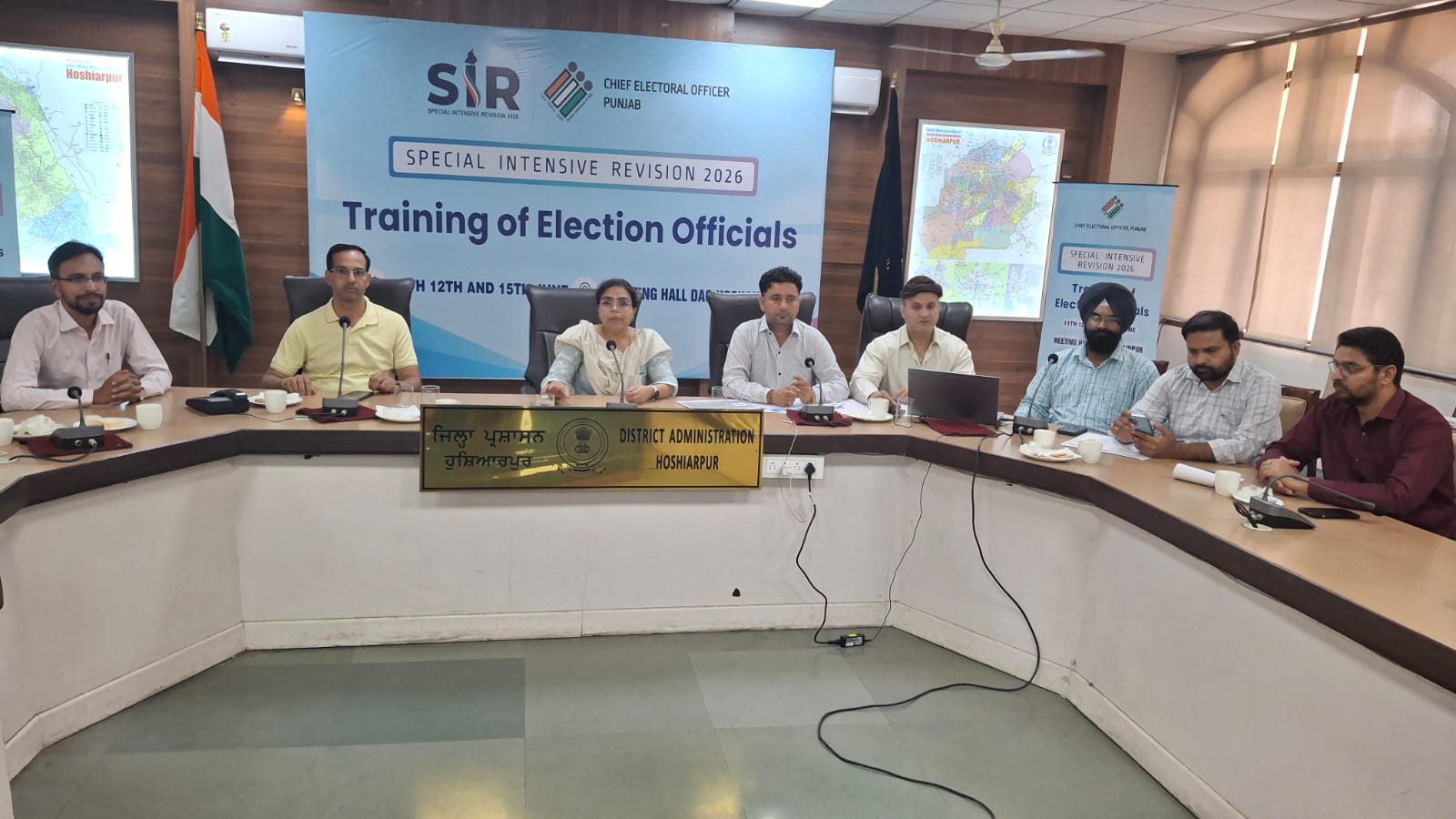 Hoshiarpur: विधानसभा स्तरीय मास्टर ट्रेनरों को दी गई एसआईआर संबंधी विशेष ट्रेनिंग