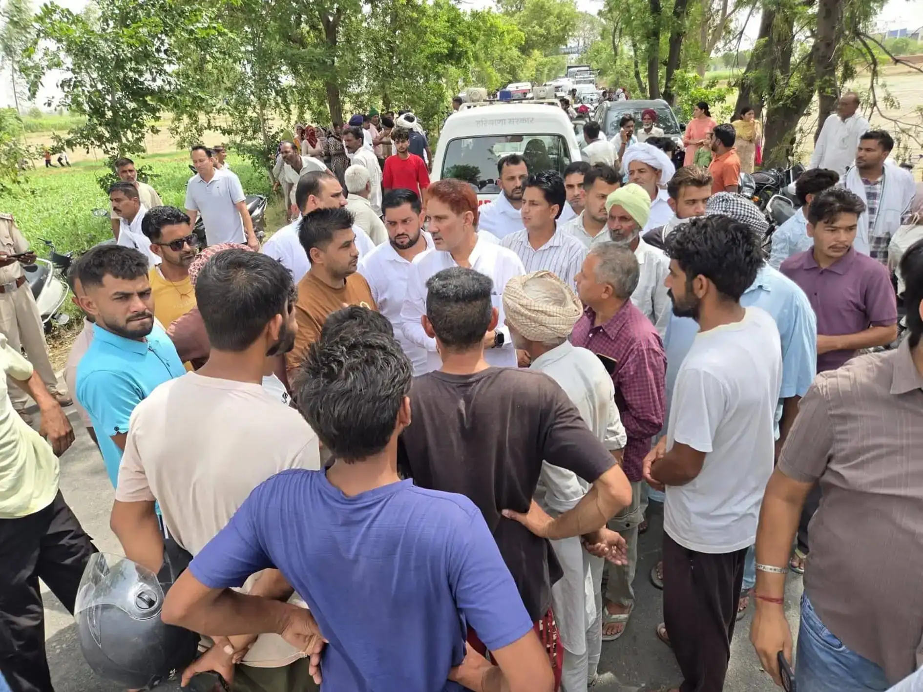 Fatehabad: फतेहाबाद में यात्रियों से भरी बस दुर्घटनाग्रस्त, तीन की मौत और कई लोग घायल