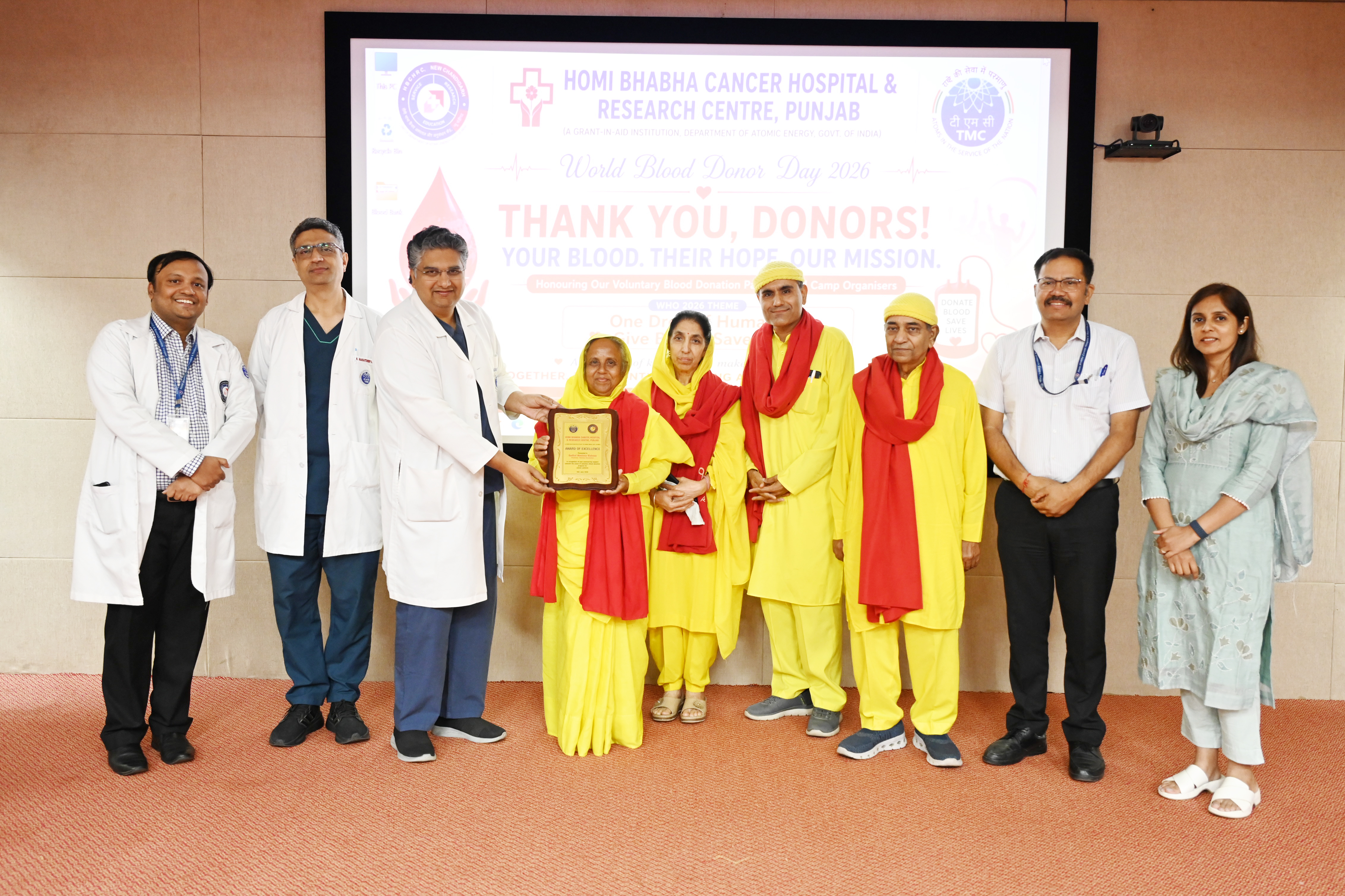 Mohali: रक्तदान के क्षेत्र में उत्कृष्ट योगदान के लिए विश्वास फाउंडेशन सम्मानित