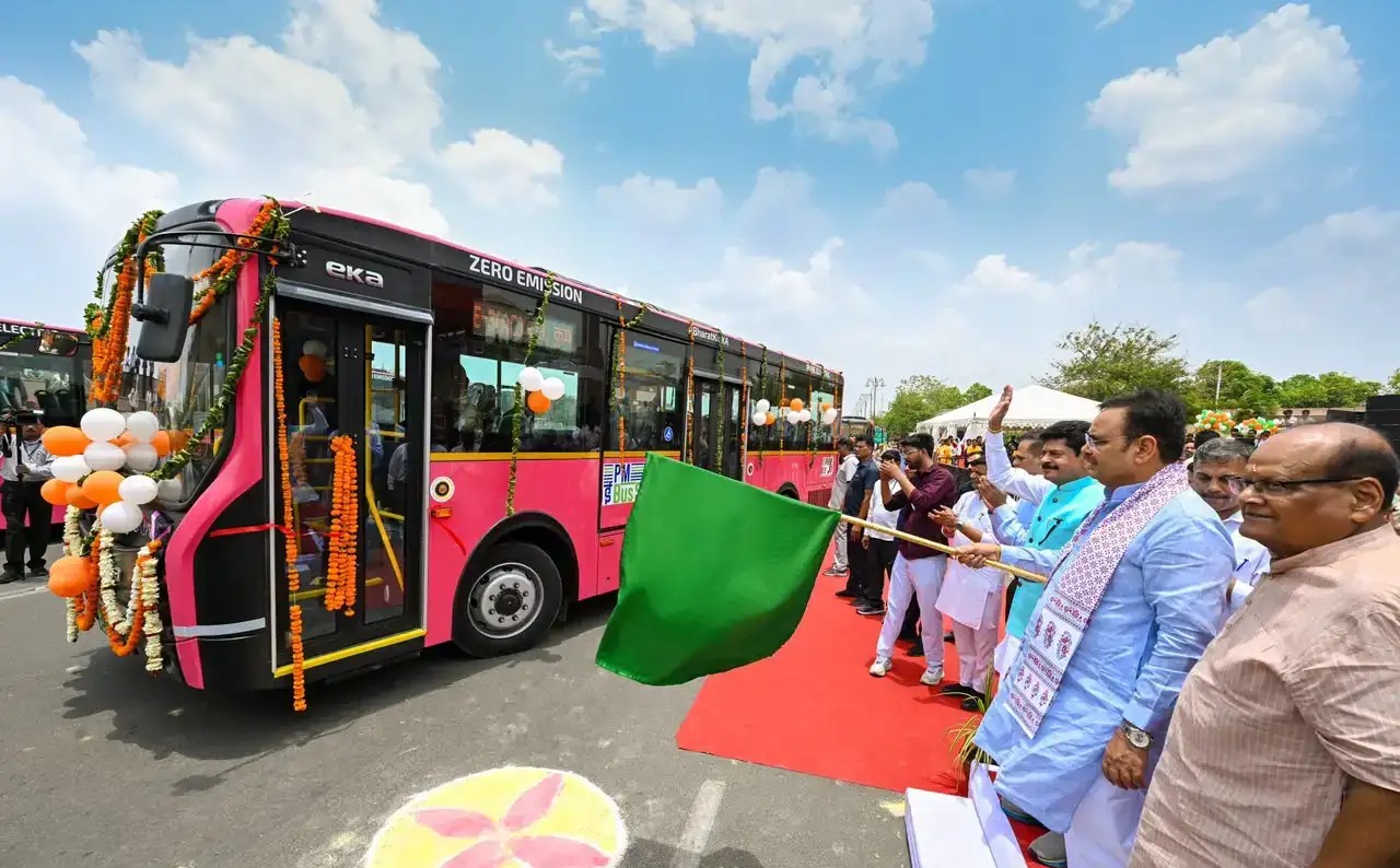 Jaipur: मुख्यमंत्री भजनलाल शर्मा ने दो प्रमुख शहरों में ई-बस सेवा का विस्तार किया