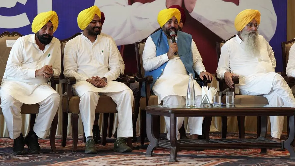 Chandigarh: पंजाब के सरपंचों को बड़ा तोहफा, मानदेय 2,000 से बढ़ाकर 10,000 रुपये प्रतिमाह किया गया