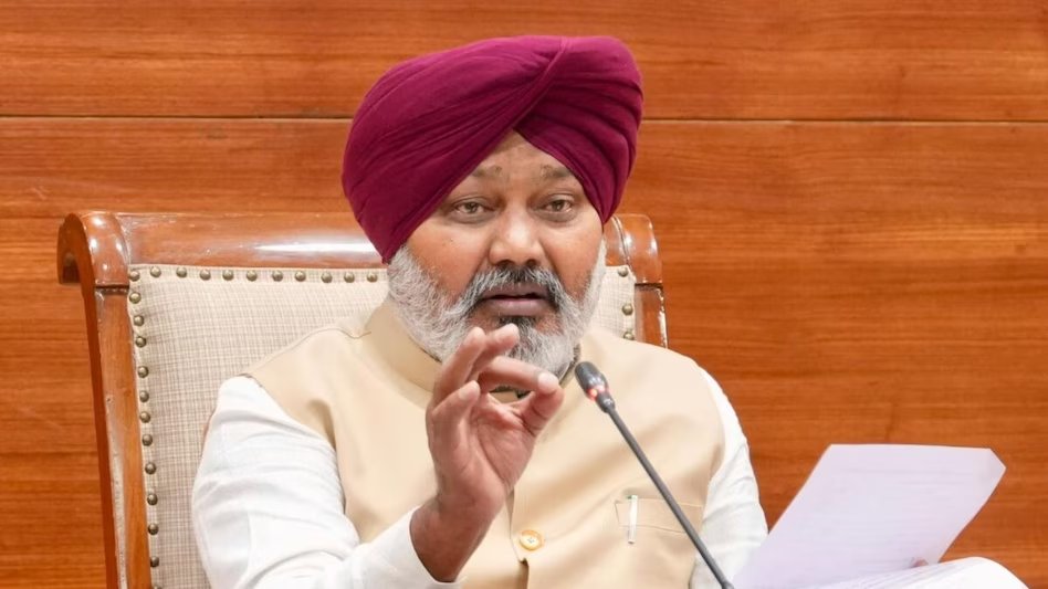 Chandigarh: पंजाब में ट्रांसपोर्ट सेक्टर को राहत की तैयारी, पासिंग फीस वृद्धि पर कानूनी समाधान पर विचार: हरपाल सिंह चीमा