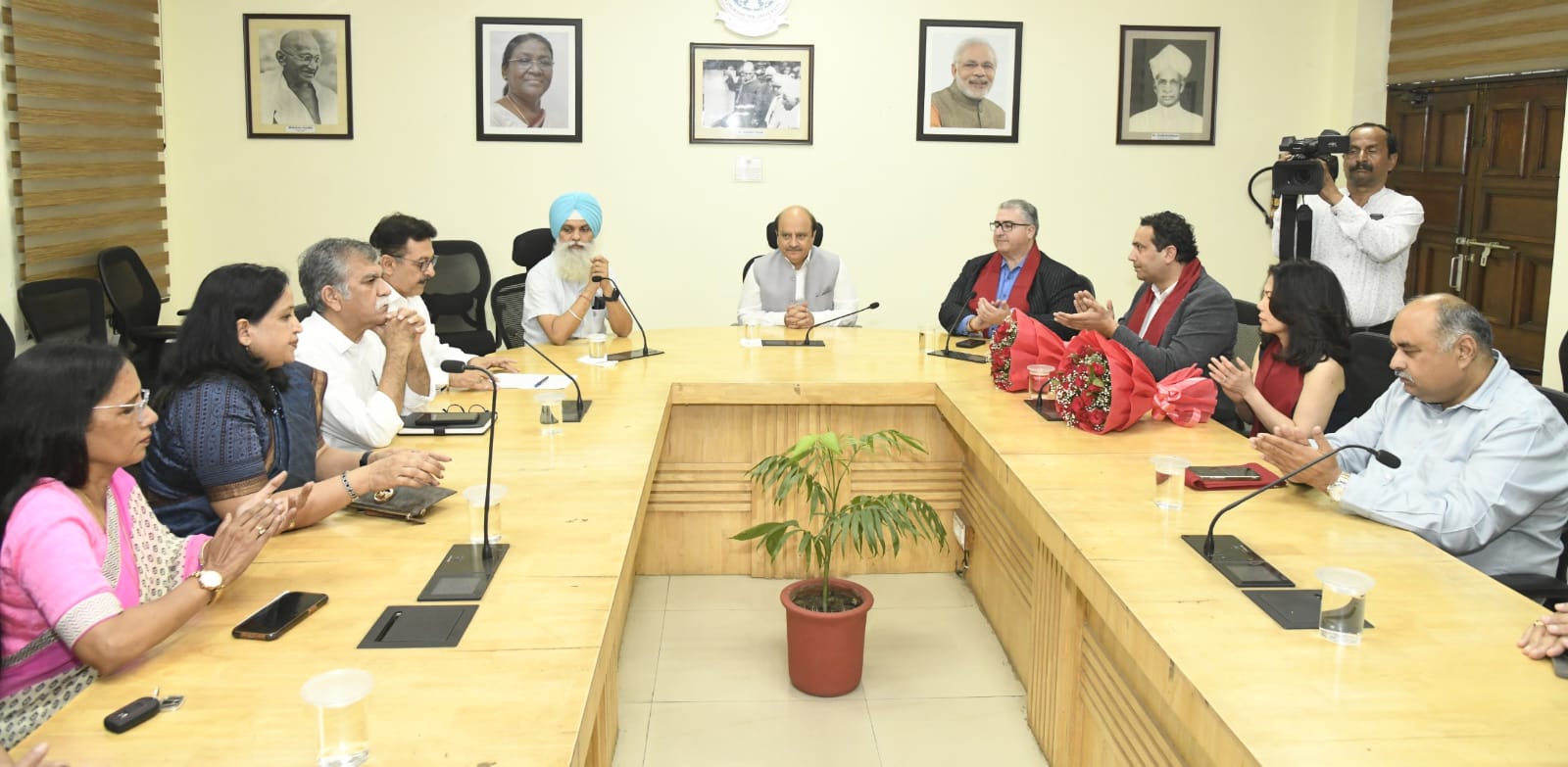 Kurukshetra: ऑस्ट्रेलियाई प्रतिनिधिमंडल ने कुवि कुलगुरु प्रो. सोमनाथ सचदेवा से की शिष्टाचार भेंट