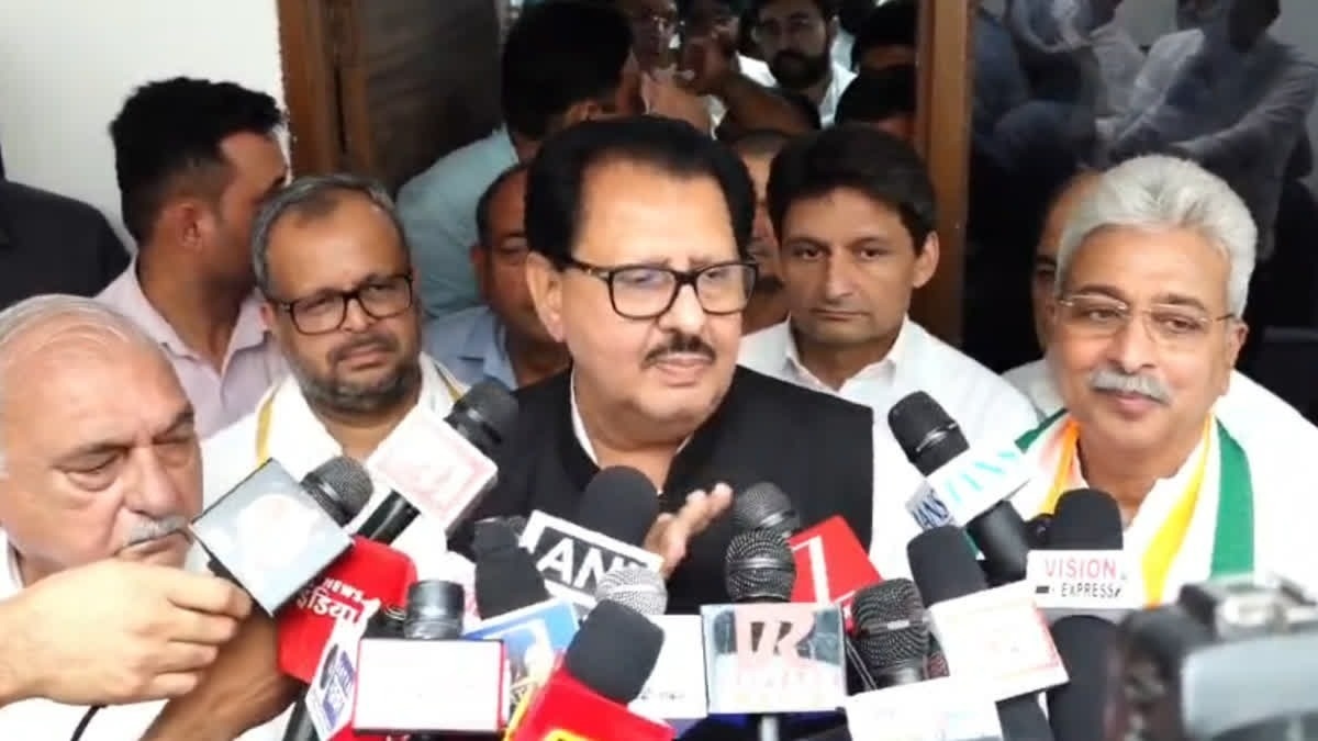 पंजाब के बाद हरियाणा में भी कांग्रेस का मुकाबला कांग्रेस से