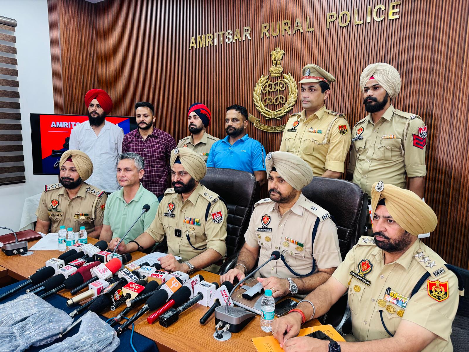 Amritsar: अमृतसर में हथियार तस्करी मॉड्यूल का भंडाफोड़, AK-47 और हैंड ग्रेनेड समेत तीन गिरफ्तार