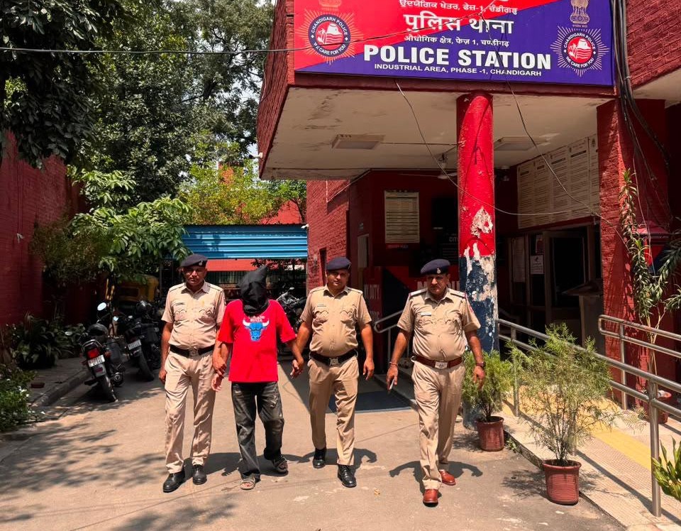 Chandigarh: नशा तस्करी पर पुलिस का शिकंजा: सेक्टर-29 से हेरोइन समेत पकड़ा गया पुराना आरोपी मुकेश उर्फ चिकना