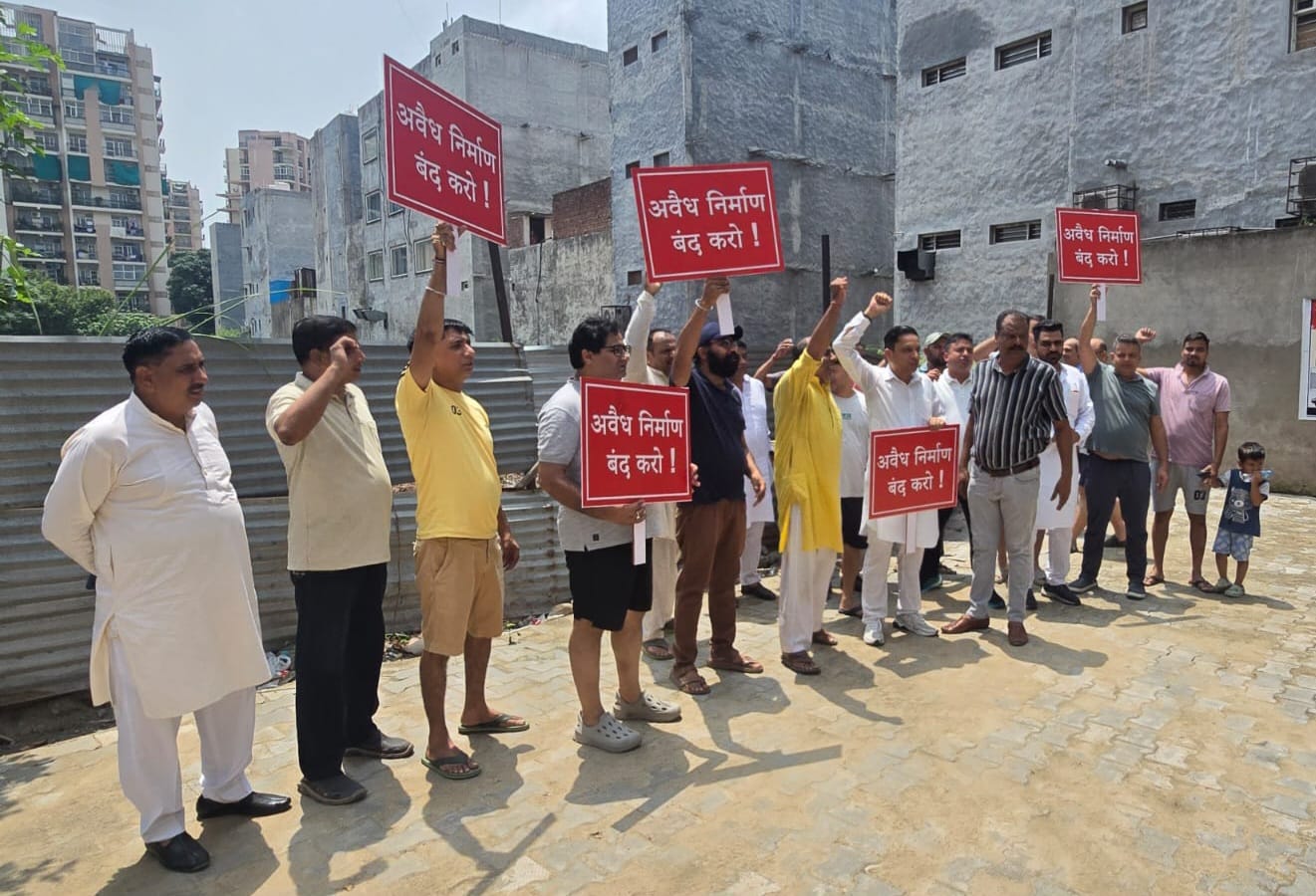Zirakpur: गुरुनानक एन्क्लेव से नई कॉलोनी का रास्ता बनाने पर विरोध, लाइसेंस जारी होने पर उठे सवाल