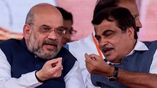 New Delhi: NEET विवाद के बाद सियासी घमासान तेज, कांग्रेस ने अमित शाह पर साधा निशाना; E20 नीति भी घेरे में