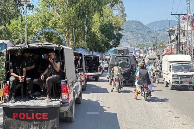 Pakistan: पीओके में विधानसभा चुनावों पर बवाल, प्रदर्शनकारियों पर फायरिंग के आरोप; बढ़ती हिंसा के बीच राजनीतिक संकट गहराया
