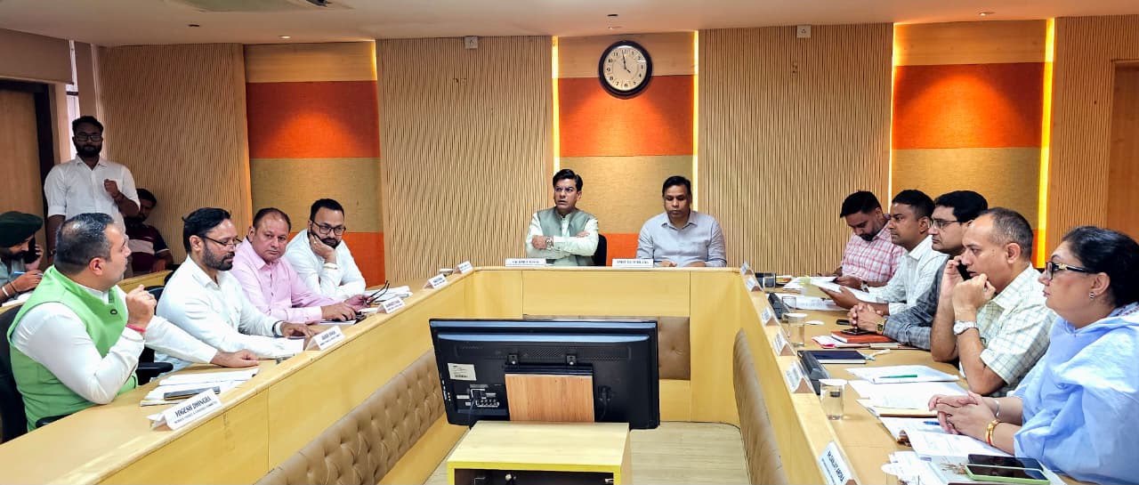 Chandigarh: पार्क होंगे स्मार्ट, खेल सुविधाएं होंगी बेहतर: चंडीगढ़ नगर निगम ने शहर के इंफ्रास्ट्रक्चर सुधार के लिए खोला विकास का पिटारा
