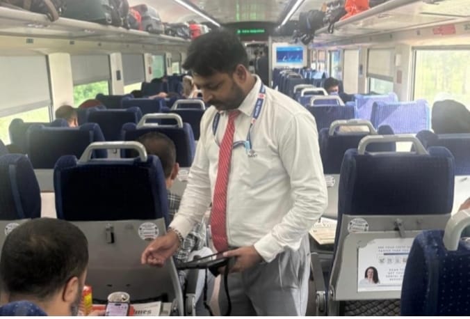 Amritsar: रेलवे की सख्ती का असर: 34 हजार से ज्यादा यात्री पकड़े, टिकट नियम तोड़ने वालों से वसूले ₹2.71 करोड़