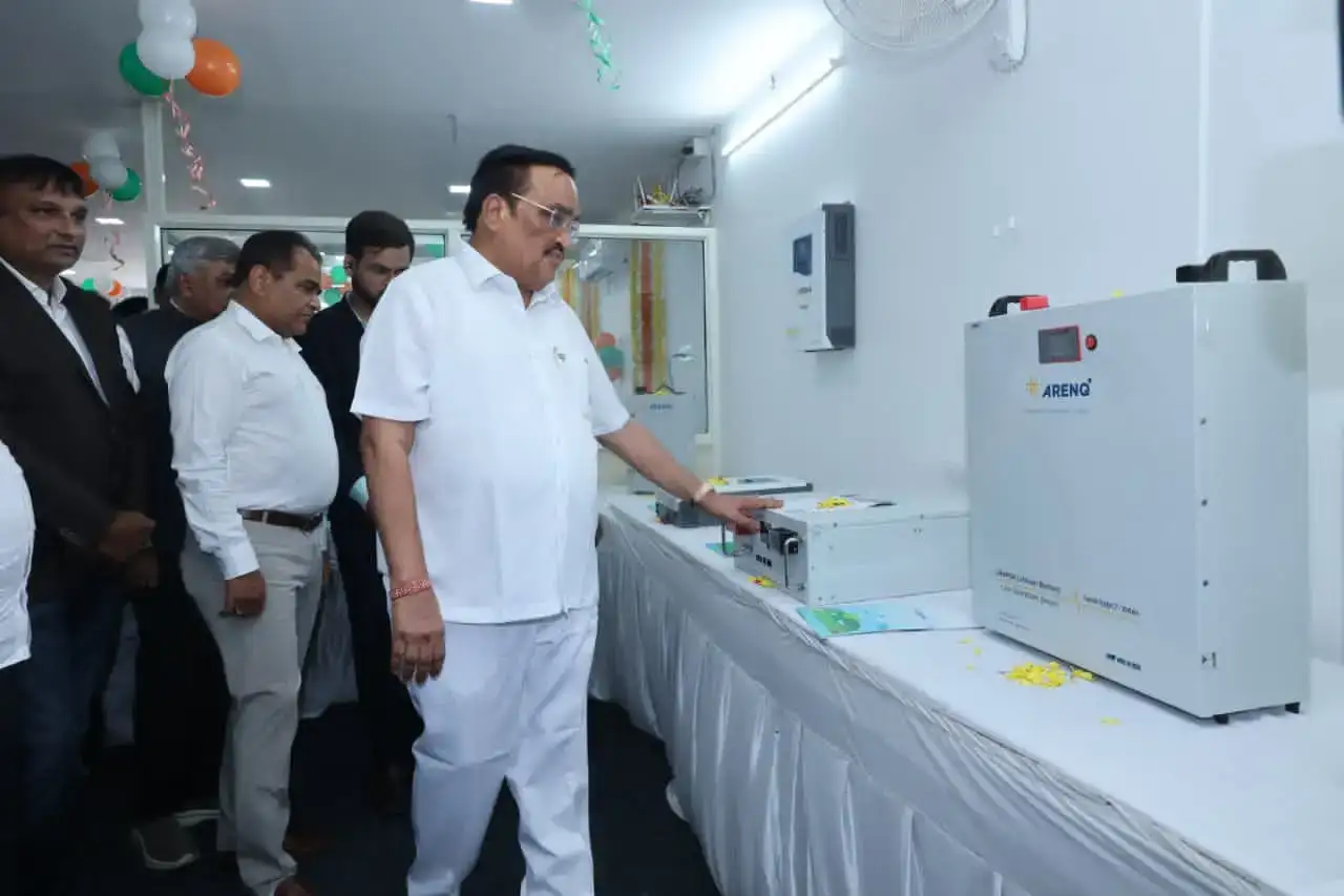 Surat: लिथियम आयरन फॉस्फेट बैटरी तकनीक से सूरत में हरित ऊर्जा का विस्तार, केंद्रीय मंत्री सी.आर. पाटील ने किया नए प्रतिष्ठान का उद्घाटन
