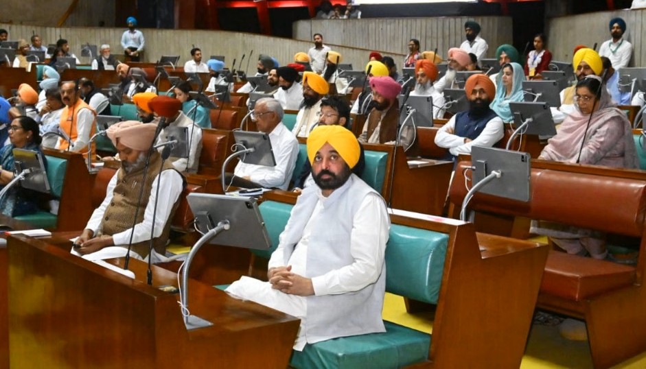 Chandigarh: प्राइवेट स्कूलों पर पंजाब सरकार का शिकंजा, फीस बढ़ोतरी की सीमा 5% तय; विपक्ष ने उठाए सवाल