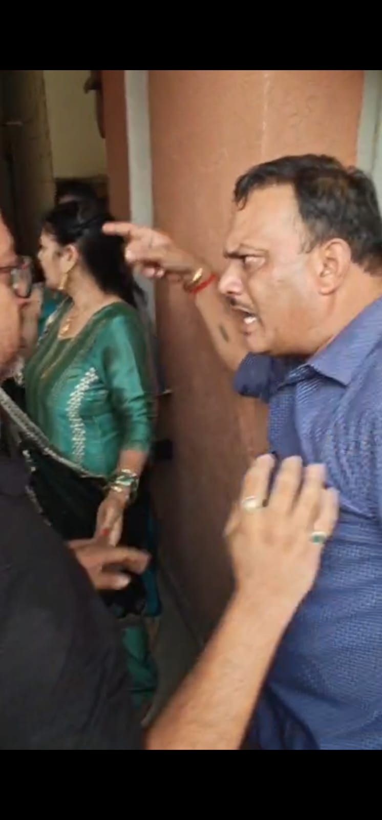 Zirakpur: पीरमुच्छल्ला की प्रकाश टावर सोसायटी में शराब के नशे में अभद्र व्यवहार व हाथापाई के आरोप; निवासियों ने ढकोली थाने में दी लिखित शिकायत